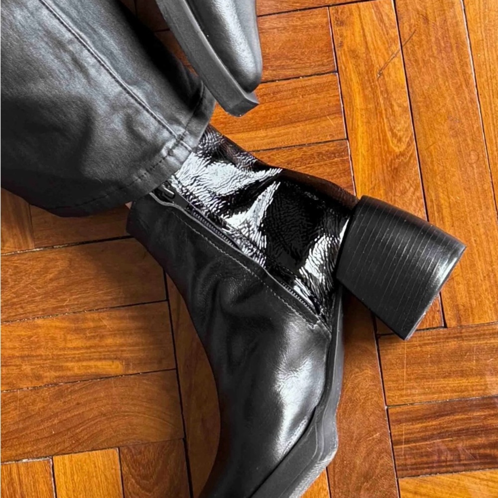 Rotunda Catalpa Black Leather Boots | Size 7 US / 37 EU | Block Heel Ankle Boot
